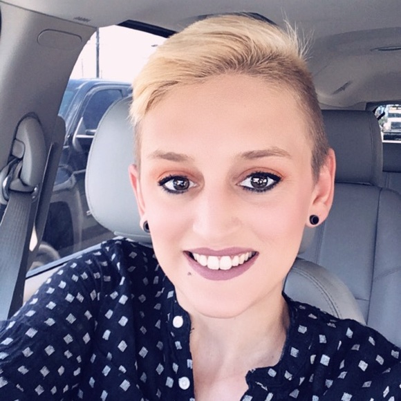 Meet your Posher, Savannah - Picture 2 of 2